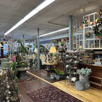 Oxford Hills Mercantile - Home goods - Coffee & Tea Near Me - Paris, Maine Oxford Hills Mercantile - Home goods - Coffee & Tea Near Me - Paris, Maine
