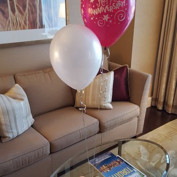 The Ritz-Carlton, Toronto - Hotels Near Me - Toronto, Ontario