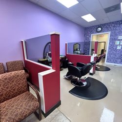 Priya Eyebrow Threading - Comfortable seating up front.