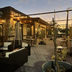 Dua Restaurant & Lounge - Courtyard