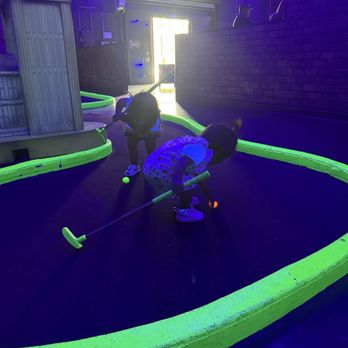 GLO Mini Golf - Toddlers Mini Gilf - Mini Golf Near Me - San Bernardino, California