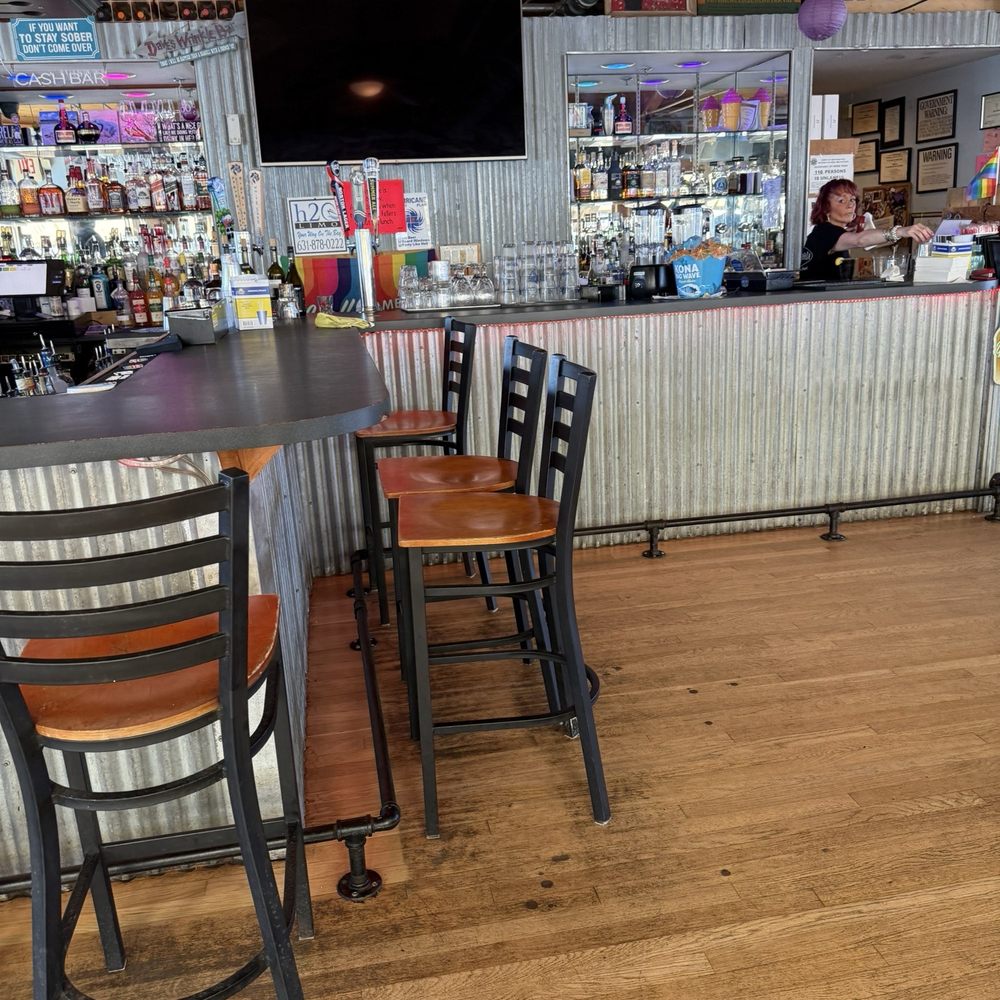 Island Breeze - Seafood Near Me - Cherry Grove, New York