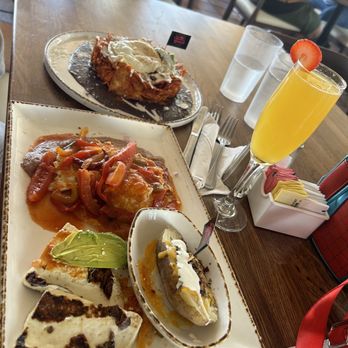 Madres Brunch - Delicious! Definitely a must try & thank you to Dominic for the great service! You are appreciated - Breakfast & Brunch Near Me - Bellflower, California