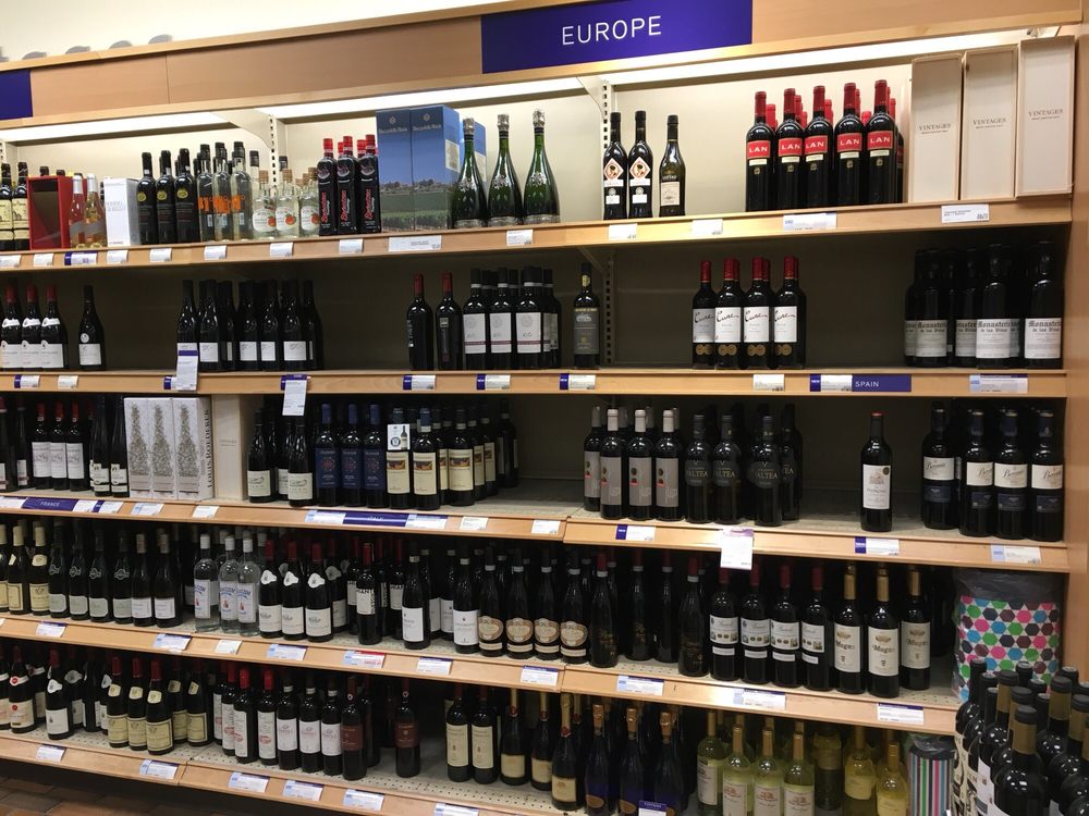 LCBO DUNDAS AND DOVERCOURT Updated October 2024 1230 Dundas St W