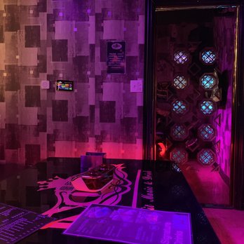No.18 Karaoke - Small room interior - Bars Near Me - Chicago, Illinois