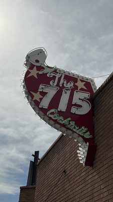 715 Club by null