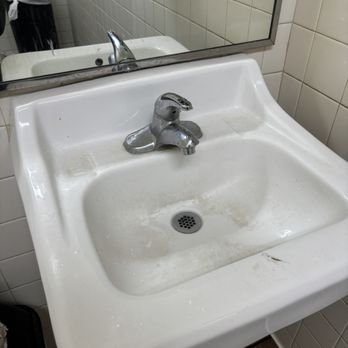 Cold Stone Creamery - Sink hasn't been cleaned well in a very long time - Ice Cream & Frozen Yogurt Near Me - Springfield, Missouri