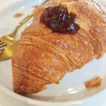Cinico - Grand Croissant - Coffee & Tea Near Me - New York, New York Cinico - Grand Croissant - Coffee & Tea Near Me - New York, New York