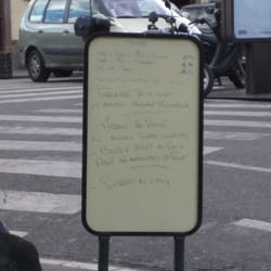 Le Rallye - L'ardoise à l'extérieur.