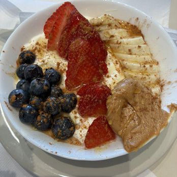 Vaella Coffee & Tea - Greek Yogurt Power Bowl - Coffee & Tea Near Me - Fort Lauderdale, Florida