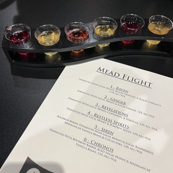 Mountain House Trading Company - Mead flight - Meaderies Near Me - Afton, Virginia