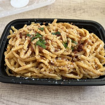 Mama's Lumpia - Garlic Noodles - Filipino Near Me - Pacheco, California