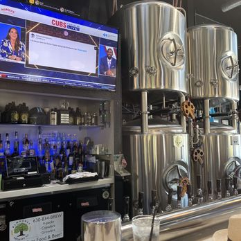 Elmhurst Brewing - Bar area - Breweries Near Me - Elmhurst, Illinois