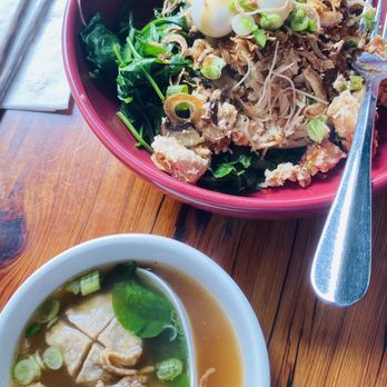 Bali Café - Meat ball soup with rice noodles - Sushi Bars Near Me - Miami, Florida Bali Café - Meat ball soup with rice noodles - Sushi Bars Near Me - Miami, Florida