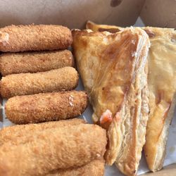 Leny's Latin American Cafe - Croquettas de Chorizo and Pastelitos Guava y queso