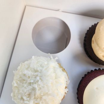 Georgetown Cupcake - Coconut - Cupcakes Near Me - Washington, DC, District of Columbia