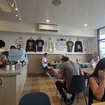 Little Billy's - Inside - Breakfast & Brunch Near Me - Newport Beach, California Little Billy's - Inside - Breakfast & Brunch Near Me - Newport Beach, California