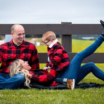 Dana Lee Jennings Photography - Family photos are so fun. Especially with adorable matching patterns! - Pet Photography Near Me Dana Lee Jennings Photography - Family photos are so fun. Especially with adorable matching patterns! - Pet Photography Near Me