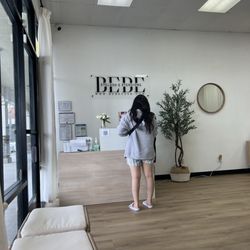 BeBe Lash - Entrance