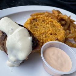 Del Encanto - The stuffed Nugget lunch special