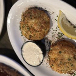 Hammerhead's Seafood & Sports Grille - Crab cakes