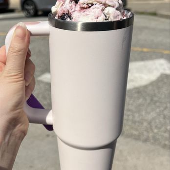 Frisbie's Dairy Barn - Ice Cream & Frozen Yogurt Near Me - West Hartford, Connecticut