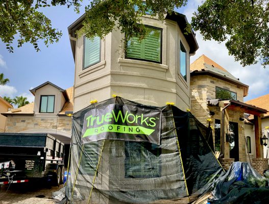 TrueWorks Roofing Logo