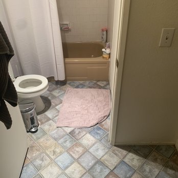 So Cal KBLA - Before: 1980s brown bathtub and old tile. - General Contractors Near Me - Marina Del Rey, California So Cal KBLA - Before: 1980s brown bathtub and old tile. - General Contractors Near Me - Marina Del Rey, California