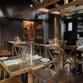 Barrique - Indoor Seating (upstairs) - Wine Bars Near Me - Venice, California Barrique - Indoor Seating (upstairs) - Wine Bars Near Me - Venice, California