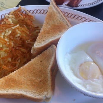 Waffle House - Hashbrowns, toast, and two poached eggs - was worried at first that the one egg was over-poached but it was nice and runny - Breakfast & Brunch Near Me - Erlanger, Kentucky