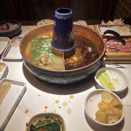 Pork bone broth and medium spicy broth Pork bone broth and medium spicy broth