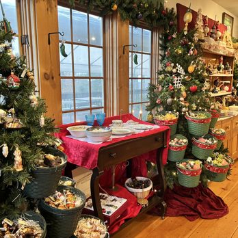Mount Hunger Christmas Tree Farm - Christmas Trees Near Me - Henniker, New Hampshire Mount Hunger Christmas Tree Farm - Christmas Trees Near Me - Henniker, New Hampshire