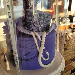 Creme De La Creme - I highly recommend CremeDeLaCreme Patisserie!! I ordered this cake for my mother-in-laws 80th birthday and they exceeded my expectations!