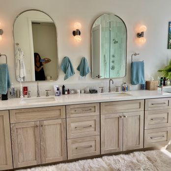 Master Cabinets Company - Bathroom cabinets with interior electrical for hot hair appliances - Carpenters Near Me - Los Angeles, California Master Cabinets Company - Bathroom cabinets with interior electrical for hot hair appliances - Carpenters Near Me - Los Angeles, California