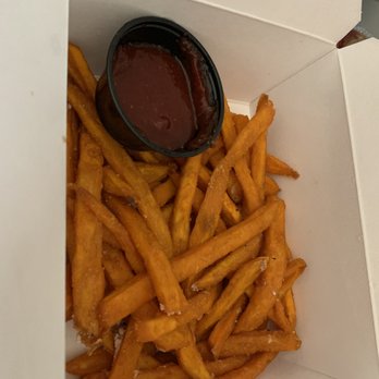 Gordon Ramsay Burger Las Vegas - $9.99 Sweet Potato Fries - not worth it - Burgers Near Me - Las Vegas, Nevada Gordon Ramsay Burger Las Vegas - $9.99 Sweet Potato Fries - not worth it - Burgers Near Me - Las Vegas, Nevada