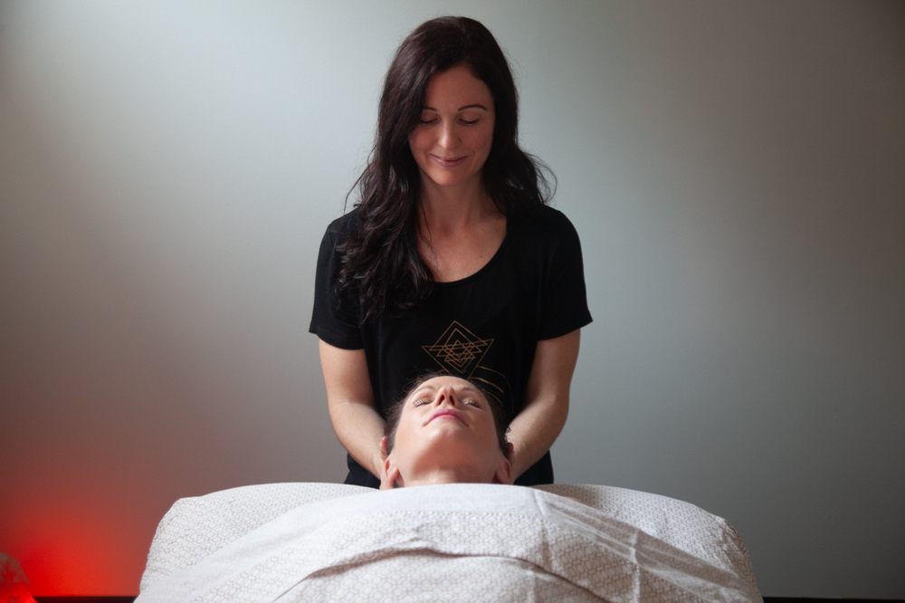 Sunbreak Yoga + Massage Logo