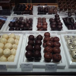 Neuhaus Salon Chocolate Cafe - Http://finestbelgianchocolates.com/