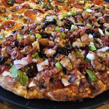 Lamppost Pizza - Pizza Near Me - Vista, California