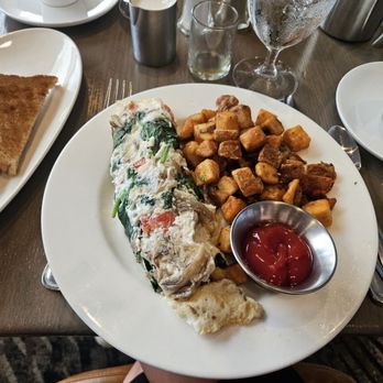 Harper's - Egg white veggie omelet, home fries, whole wheat toast, French press coffee - Breakfast & Brunch Near Me - Atlantic City, New Jersey Harper's - Egg white veggie omelet, home fries, whole wheat toast, French press coffee - Breakfast & Brunch Near Me - Atlantic City, New Jersey