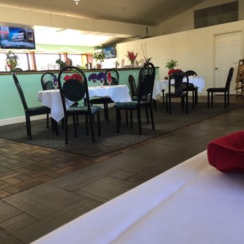 Peacock Restaurant - Dining area - bright with natural light - Vietnamese Near Me - Sierra Vista, Arizona Peacock Restaurant - Dining area - bright with natural light - Vietnamese Near Me - Sierra Vista, Arizona