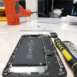 Phone Clinic - Charging Port Repair