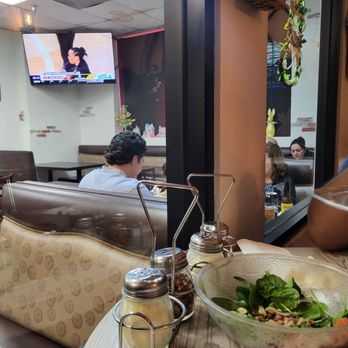 Brickhouse Pizza - Dinning room space - Pizza Near Me - Whittier, California
