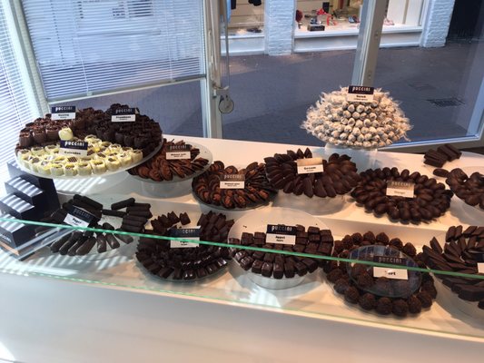 Puccini Bomboni by null