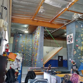 Hangar 18 - Long Beach - Climbing Near Me - Signal Hill, California Hangar 18 - Long Beach - Climbing Near Me - Signal Hill, California