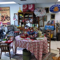 Gatti's Garage - Vintage collectibles, mantiques, antiques