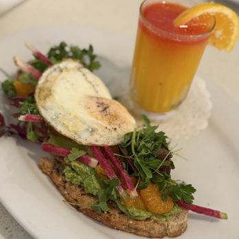 Le Buzz Caffe - Avocado Toast with strawberry and pineapple juice. 8/10 I would not get the mandarins next time. - Coffee & Tea Near Me - Tucson, Arizona Le Buzz Caffe - Avocado Toast with strawberry and pineapple juice. 8/10 I would not get the mandarins next time. - Coffee & Tea Near Me - Tucson, Arizona