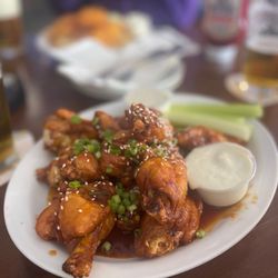 Dino's Pub - Traditional chicken wings with sweet chili sauce, I like it!