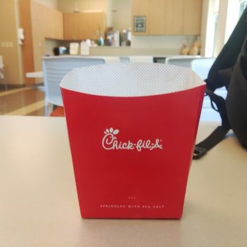 Chick-fil-A - YES , This is my large fry, Yes there are fires in there. Perhaps settlement during shipping- Oh wait, They handed them to me. - Fast Food Near Me - Raleigh, North Carolina