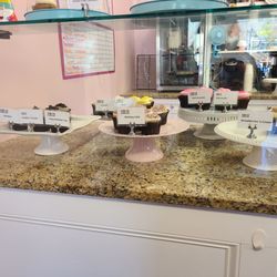 Small Cakes Cupcakery