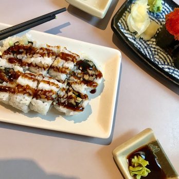 Sushi Hama - Tobiko & unagi roll - Japanese Near Me - Qualicum Beach, British Columbia